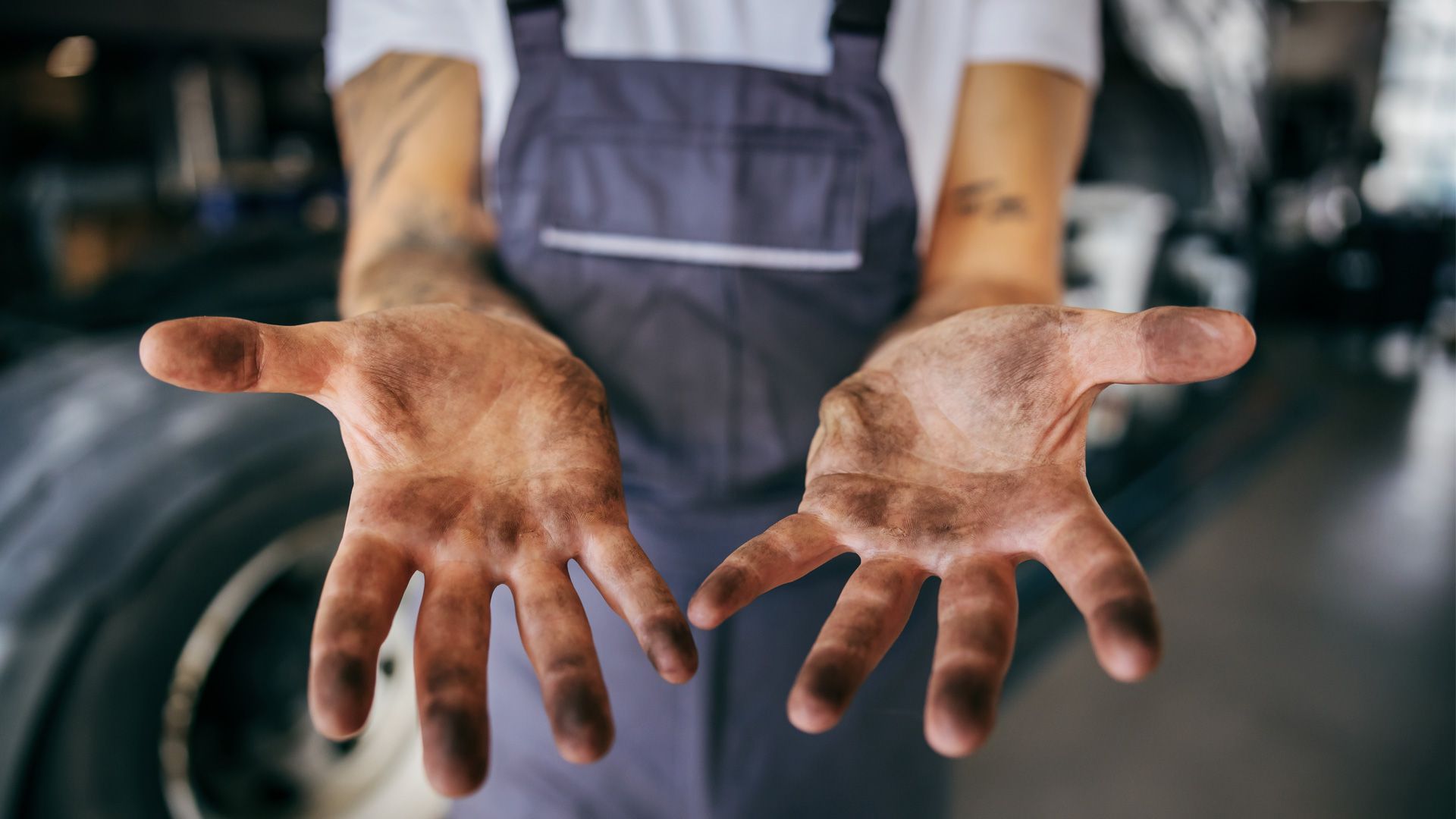 Welke experts heb je nodig om je boek zelf uit te geven?